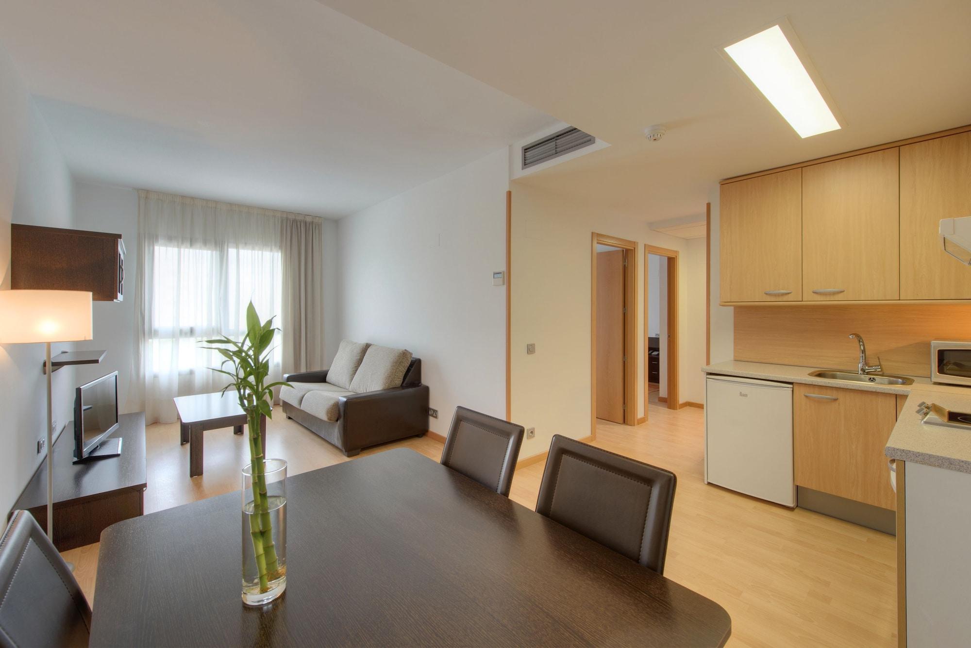 Madrid Airport Suites, Affiliated By Melia Eksteriør bilde