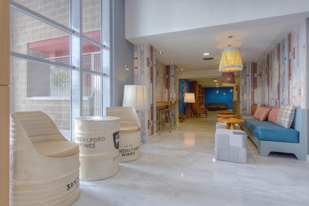 Madrid Airport Suites, Affiliated By Melia Eksteriør bilde