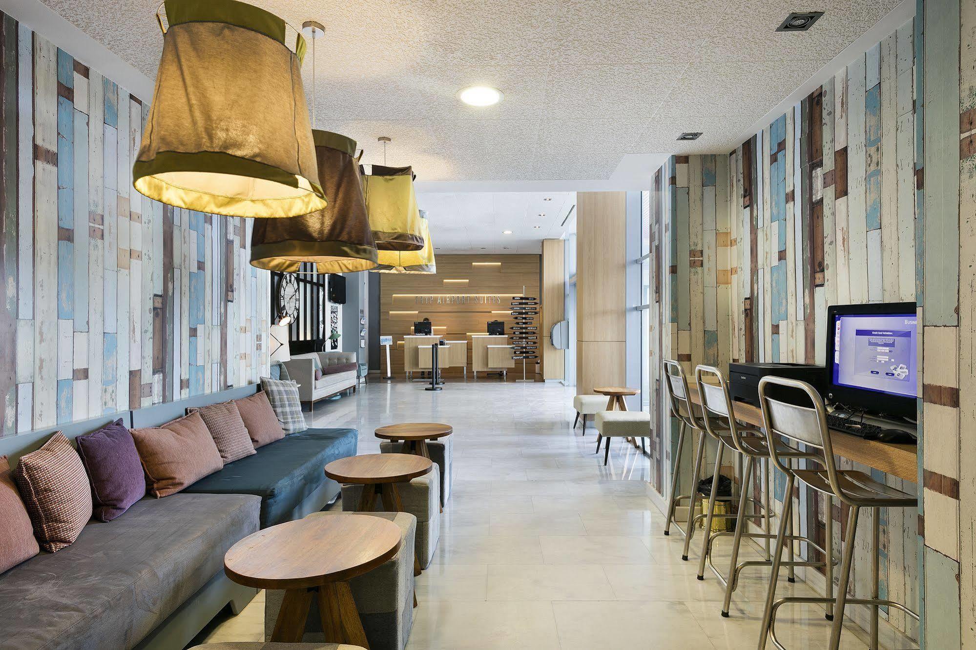 Madrid Airport Suites, Affiliated By Melia Eksteriør bilde