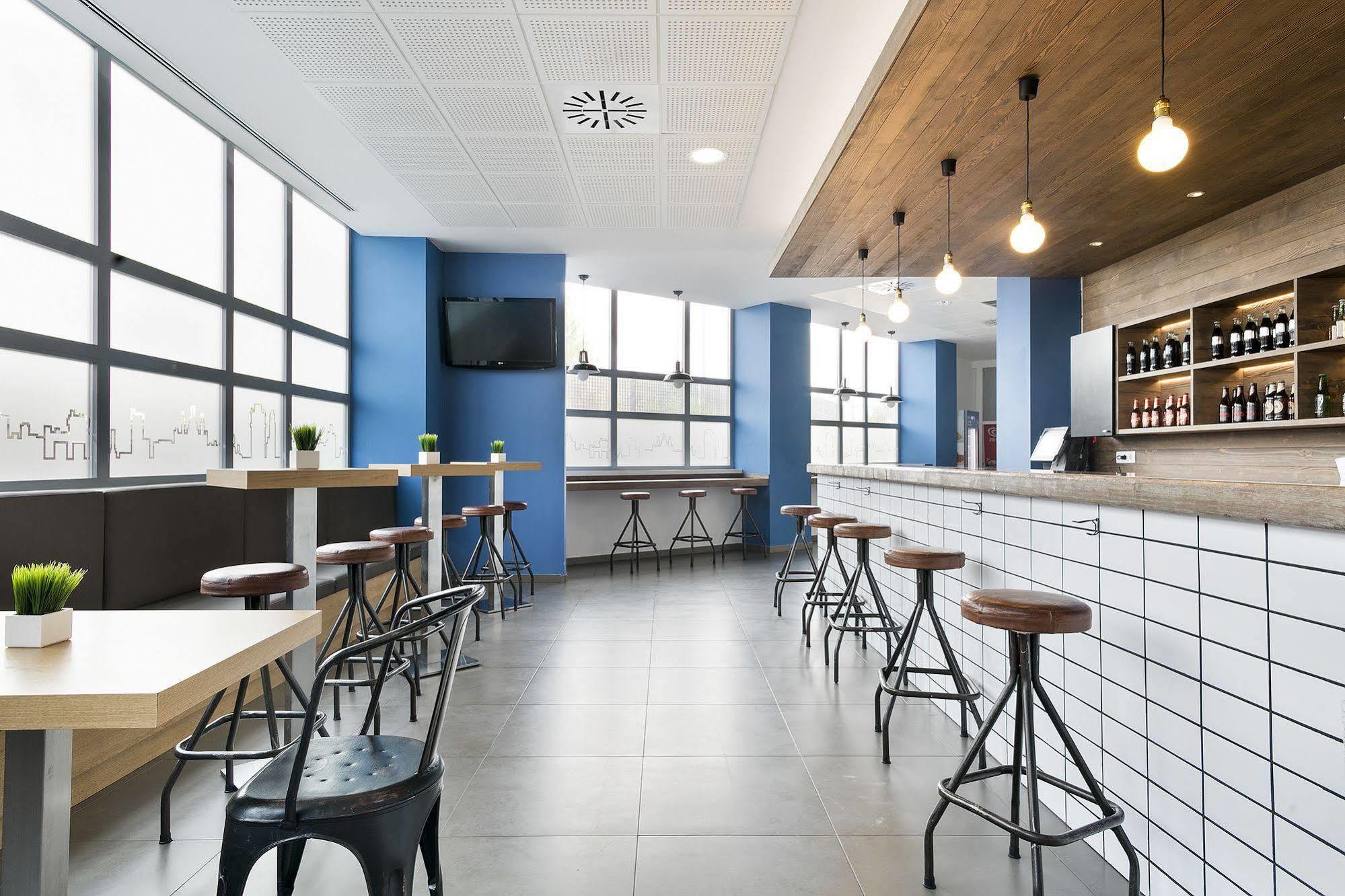 Madrid Airport Suites, Affiliated By Melia Eksteriør bilde